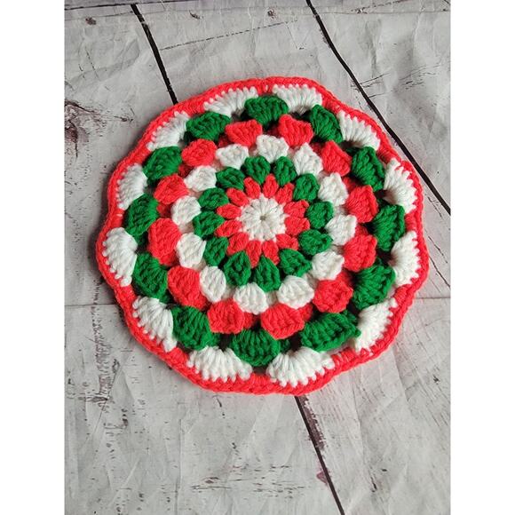 Vintage Handmade Crochet Christmas Doily Poinsettia Flower Potholder Trivet - Picture 1 of 3